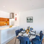 Modern Apartment, Sleeping 4
