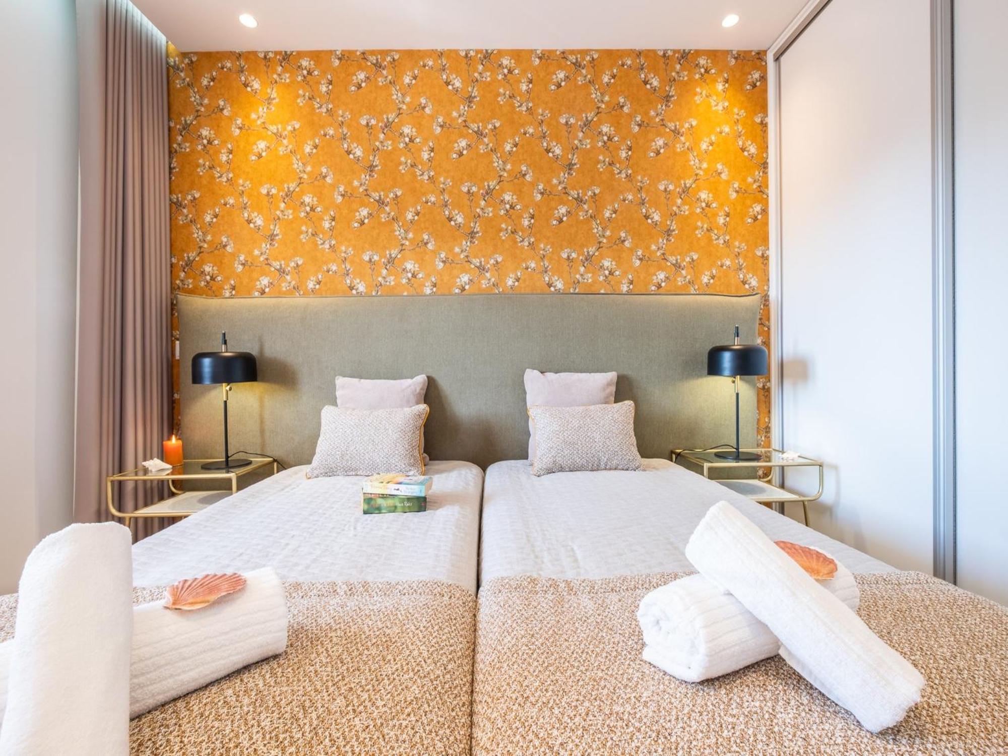 Modern Apartment, Sleeping 4 Albufeira