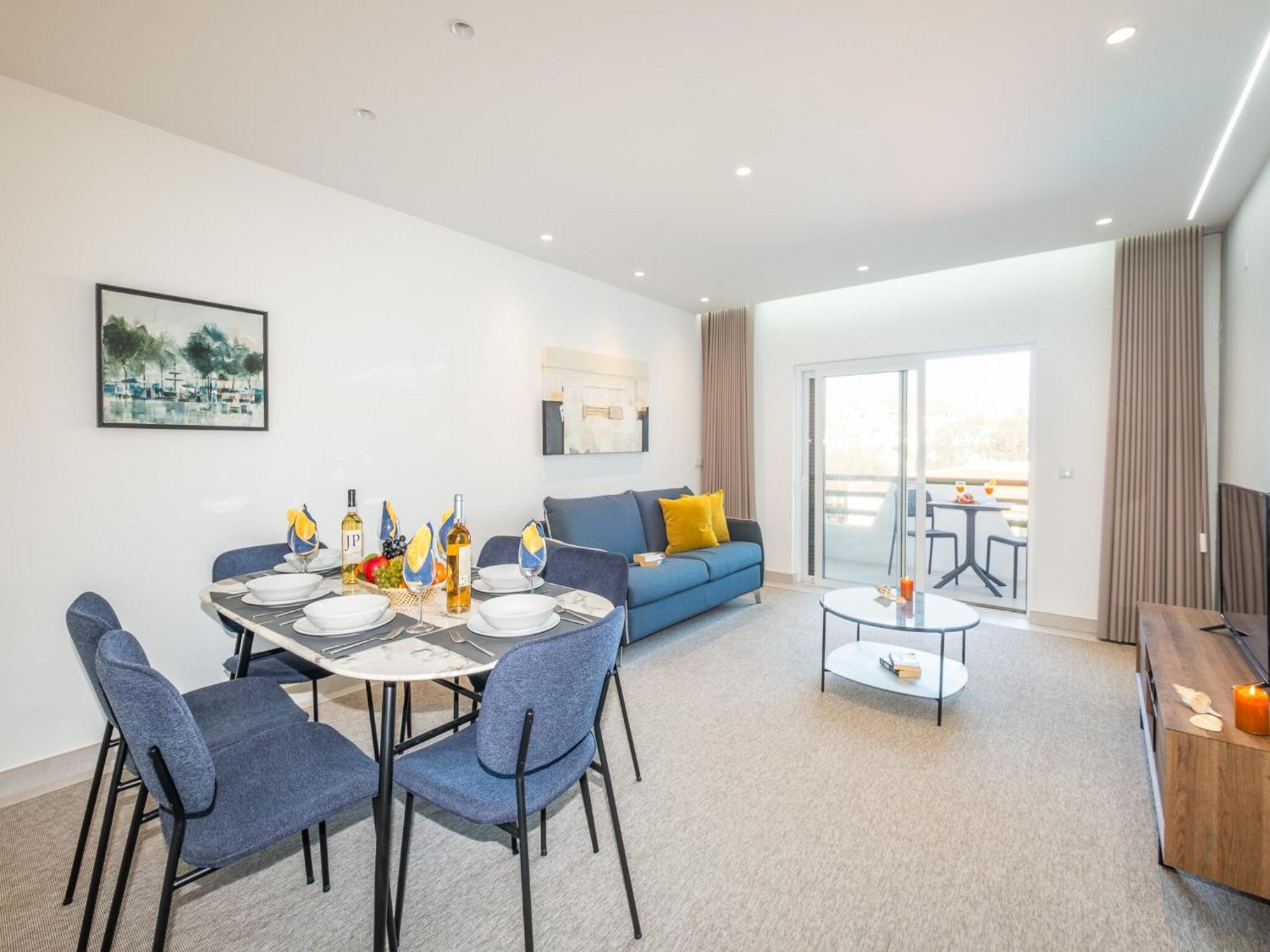 Modern Apartment, Sleeping 4 * Albufeira